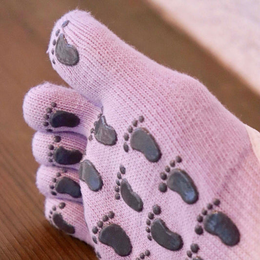 gtsalpina cotton five-toe short socks with anti-slip grips in purple gradient, supports balance during practice