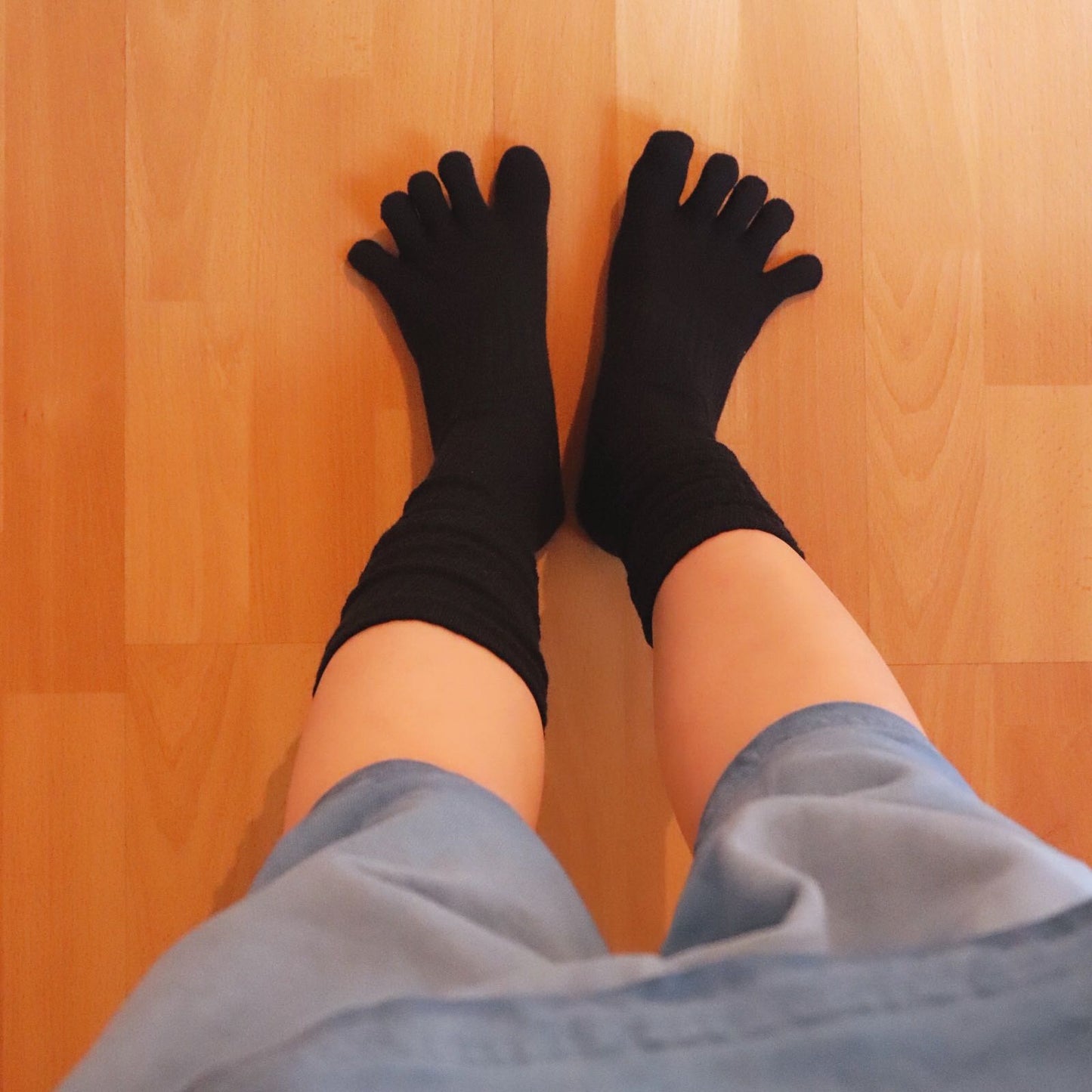 gtsalpina five-toe non-slip long socks in night shadow blue, breathable cotton for yoga and pilates